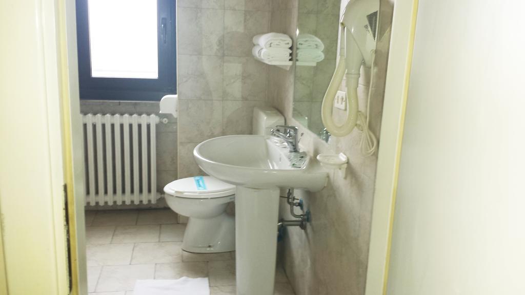 Hotel Cascata Pozzolo Formigaro Kültér fotó