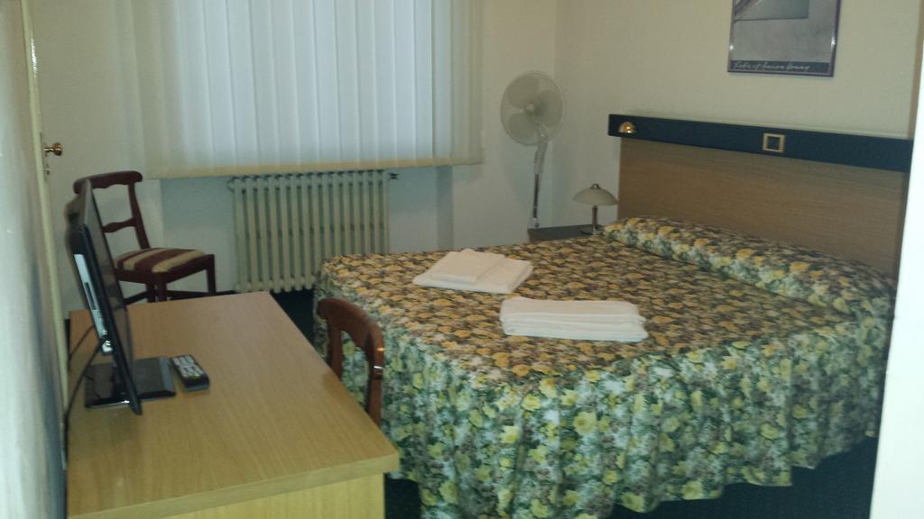 Hotel Cascata Pozzolo Formigaro Kültér fotó